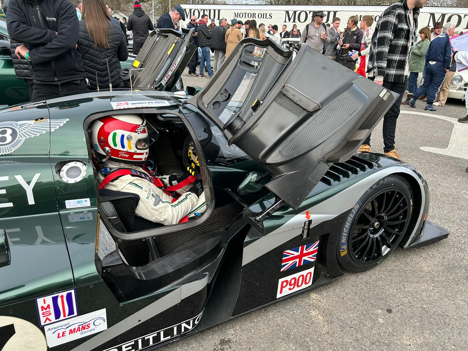 Tom Kristensen Flying Lap in Bentley Speed 8